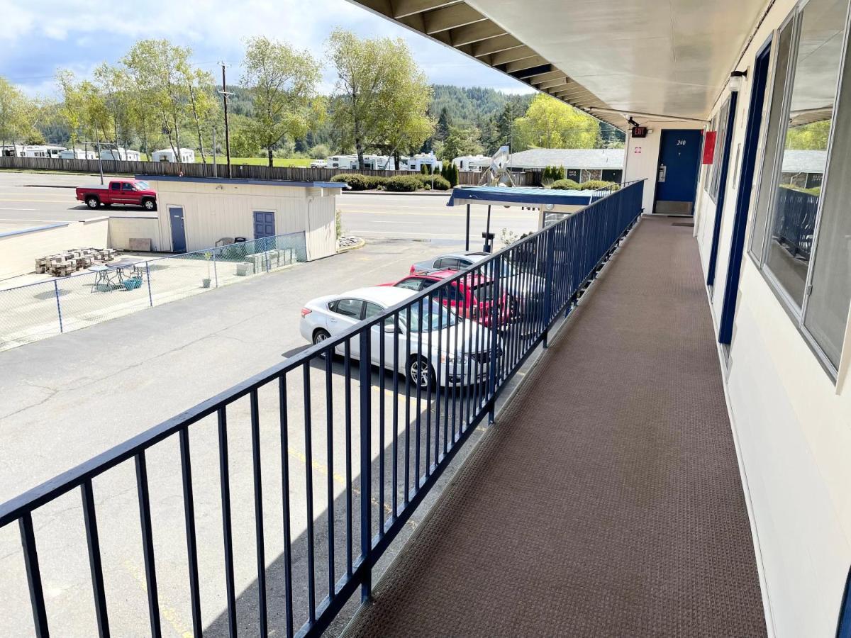 Economy Inn Reedsport Eksteriør bilde
