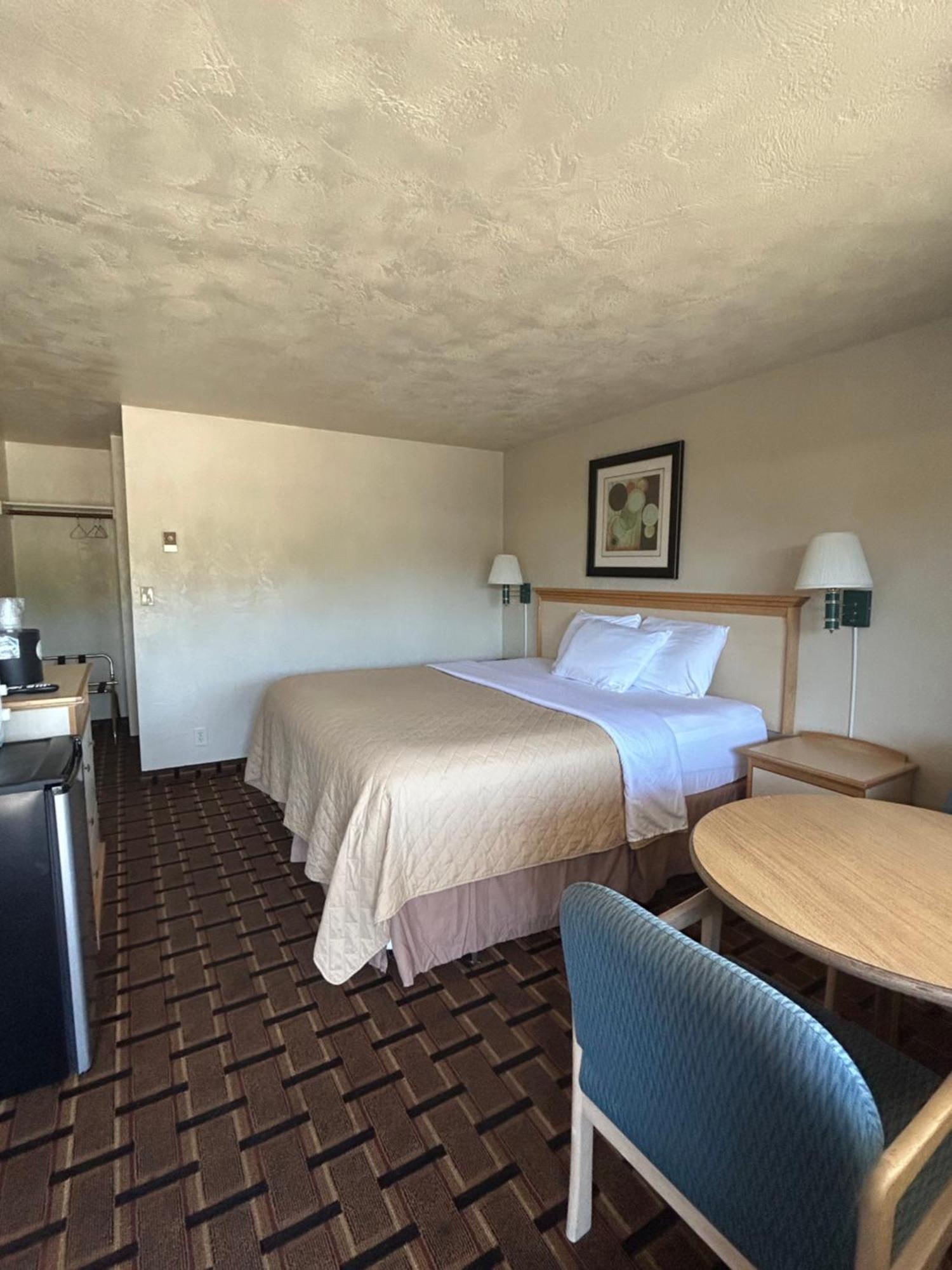 Economy Inn Reedsport Eksteriør bilde
